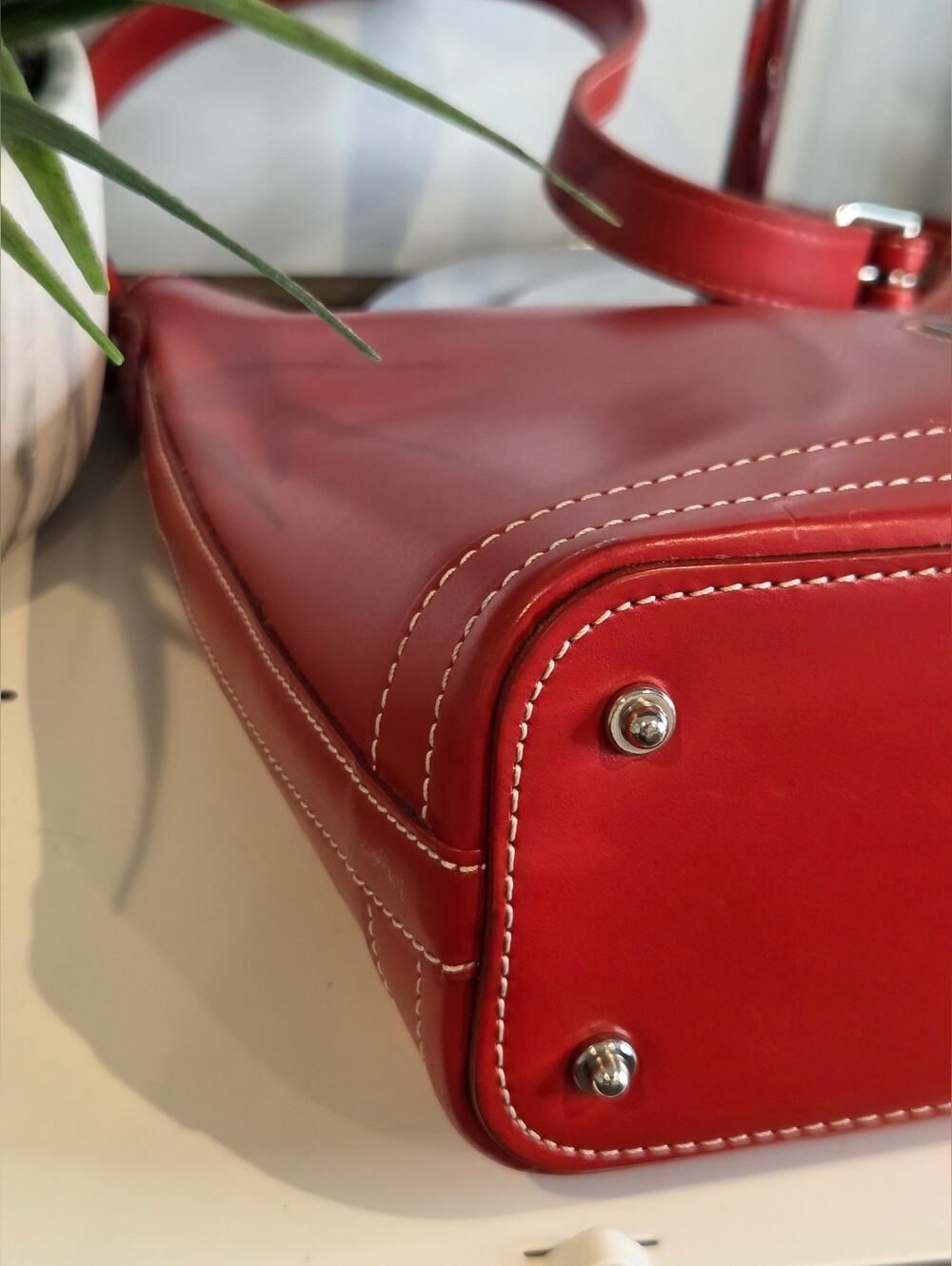 Dooney & Bourke USA Vintage Red Leather Shoulder Hobo - Picture 8 of 15